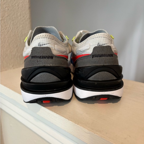 Nike Boys Waffle One White Multicolor Running Shoes Sneakers Youth Size 4Y - Picture 9 of 9